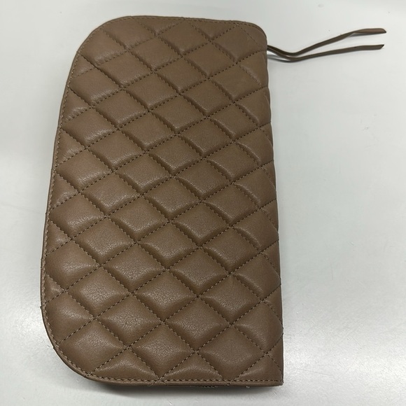 Hobo Cole Quilted Leather Clutch Bag Zip Around New Taupe Light Brown 12" x 7" - Picture 8 of 10